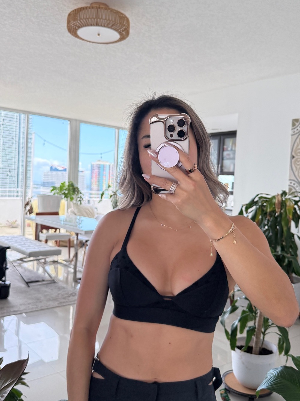 Alo airlift bra black small